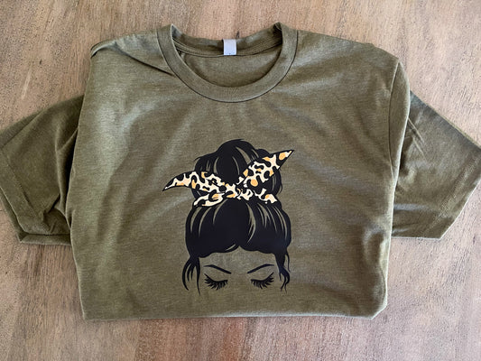 Leopard Topknot - T-Shirt